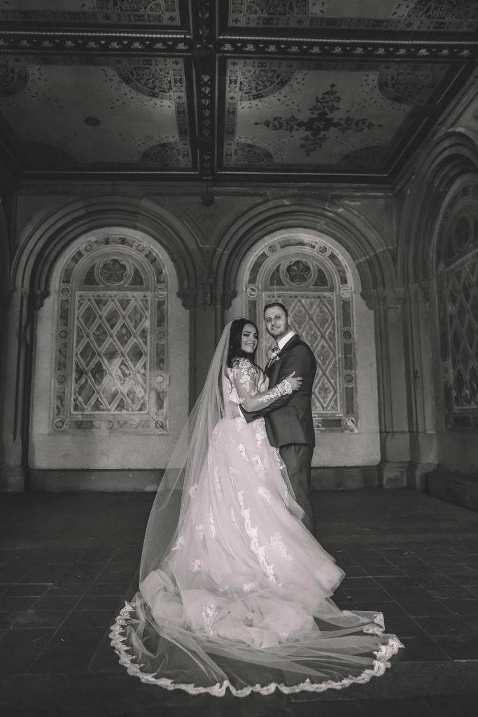 summer wedding central park bethesda fountain brazilian couple3