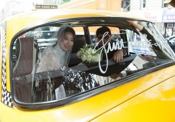 Vintage checkered cab wedding, just married photoshoot